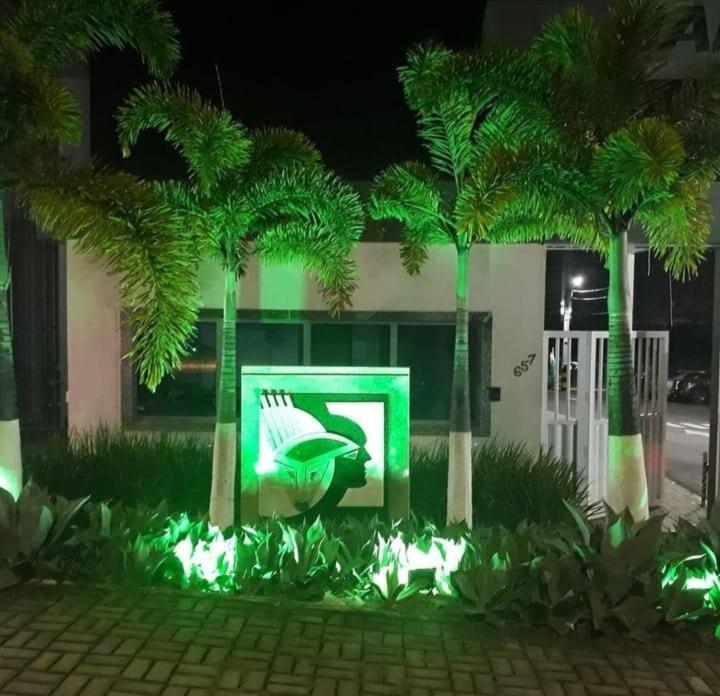 Apartamento Mobiliado Para Temporada Em Condominio Fechado